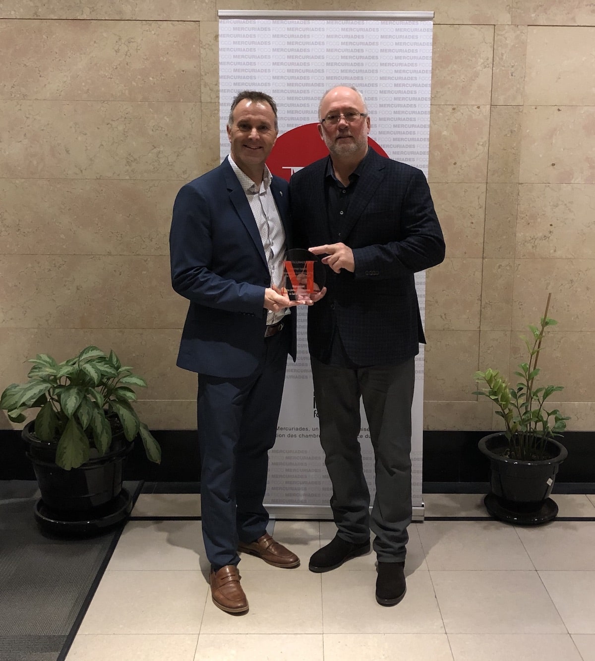 O'Neil Cloutier et Joël Berthelot reçoivent le trophée de mise en nomination aux Mercuriades 2019